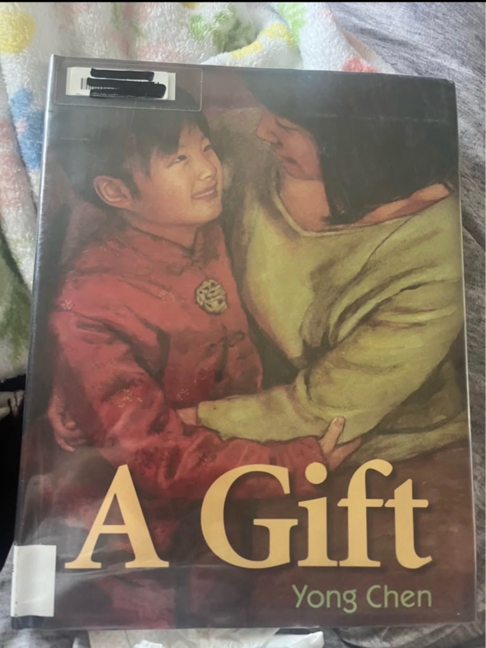 A Gift Children’s Book by Yong Chen